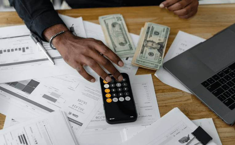 4 Key Services Financial Experts Provide