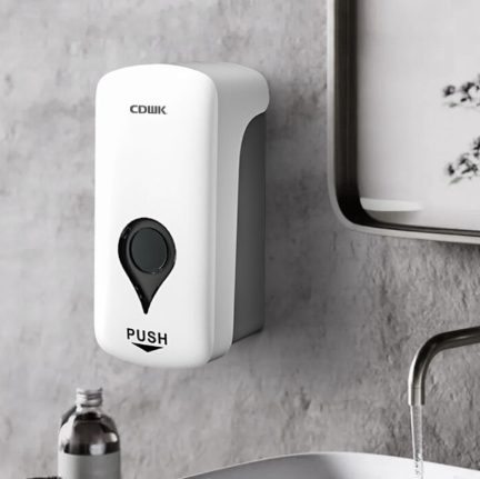 Improving Commercial Hygiene with the Right Manual Soap Dispenser